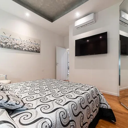 Fashion Silver Apartment *